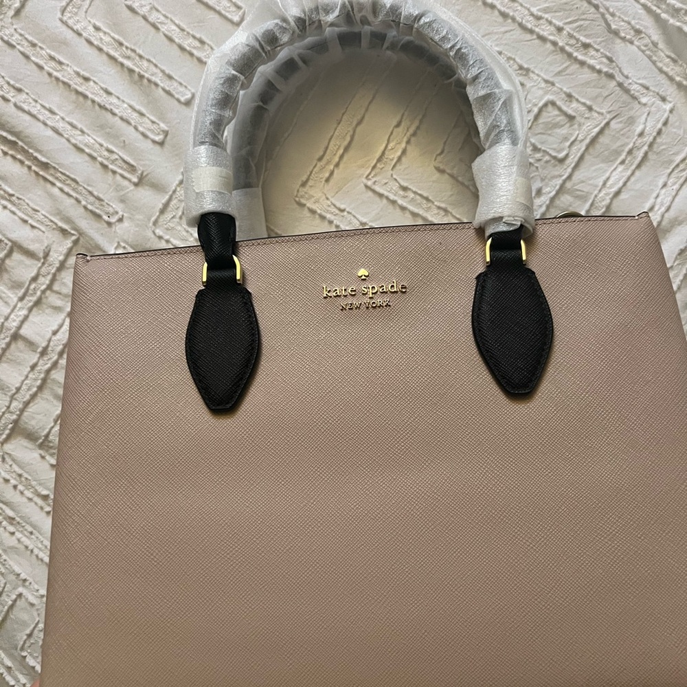 Beige Kate spade satchel purse